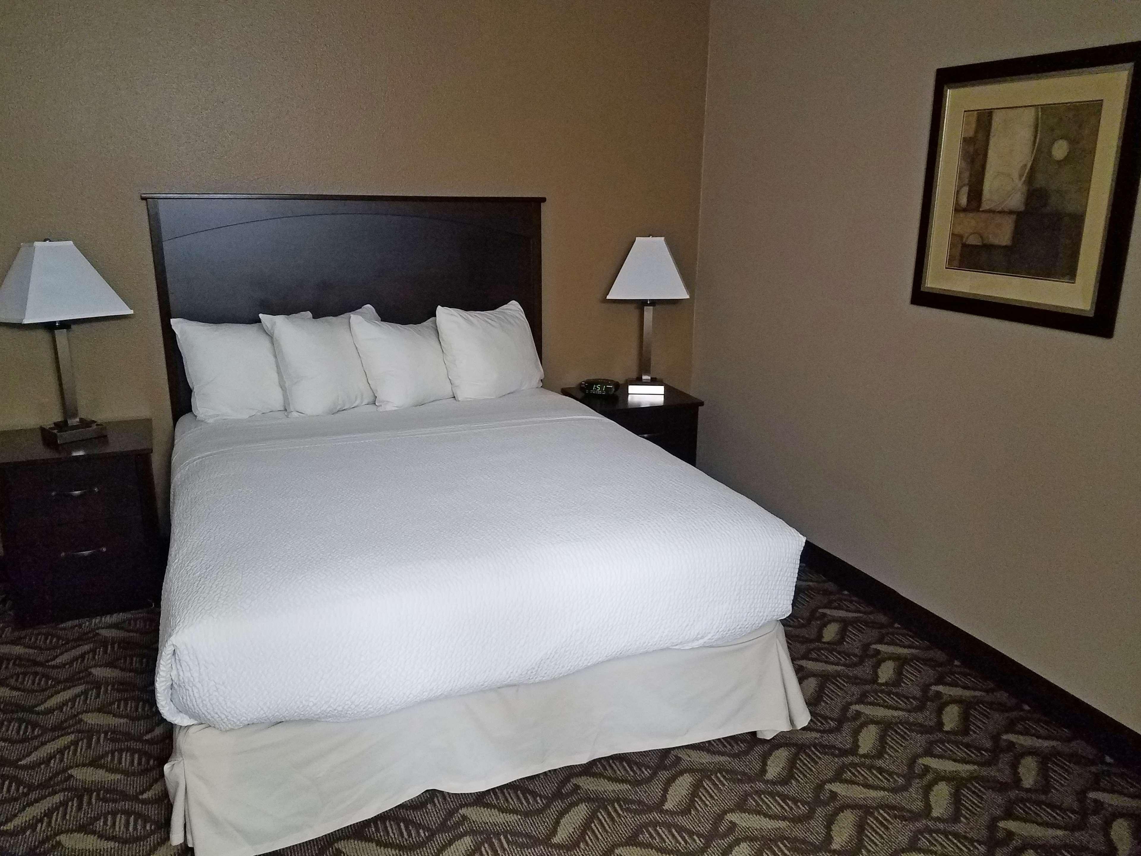Americas Best Value Inn And Suites Bismarck Esterno foto