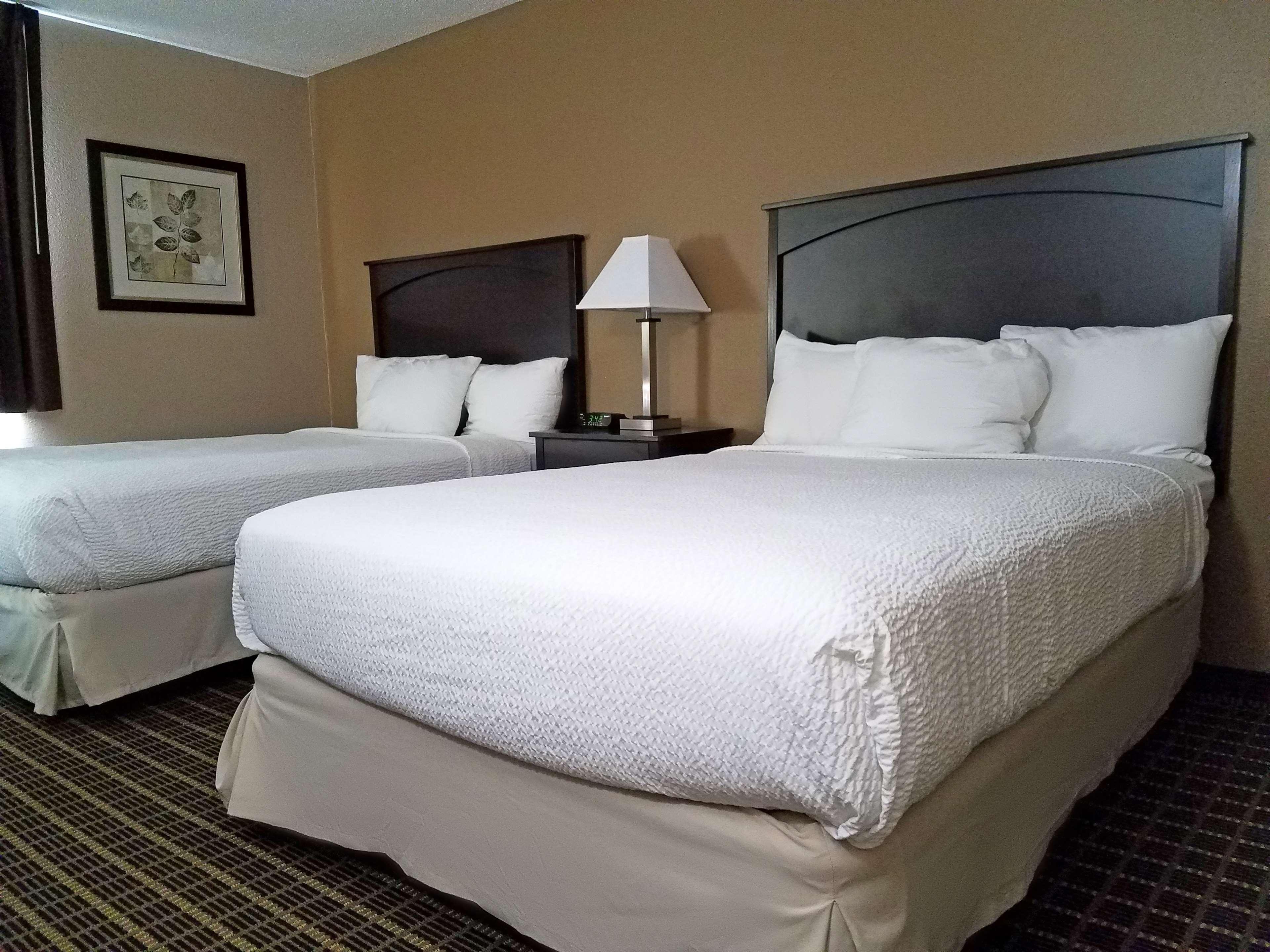 Americas Best Value Inn And Suites Bismarck Esterno foto