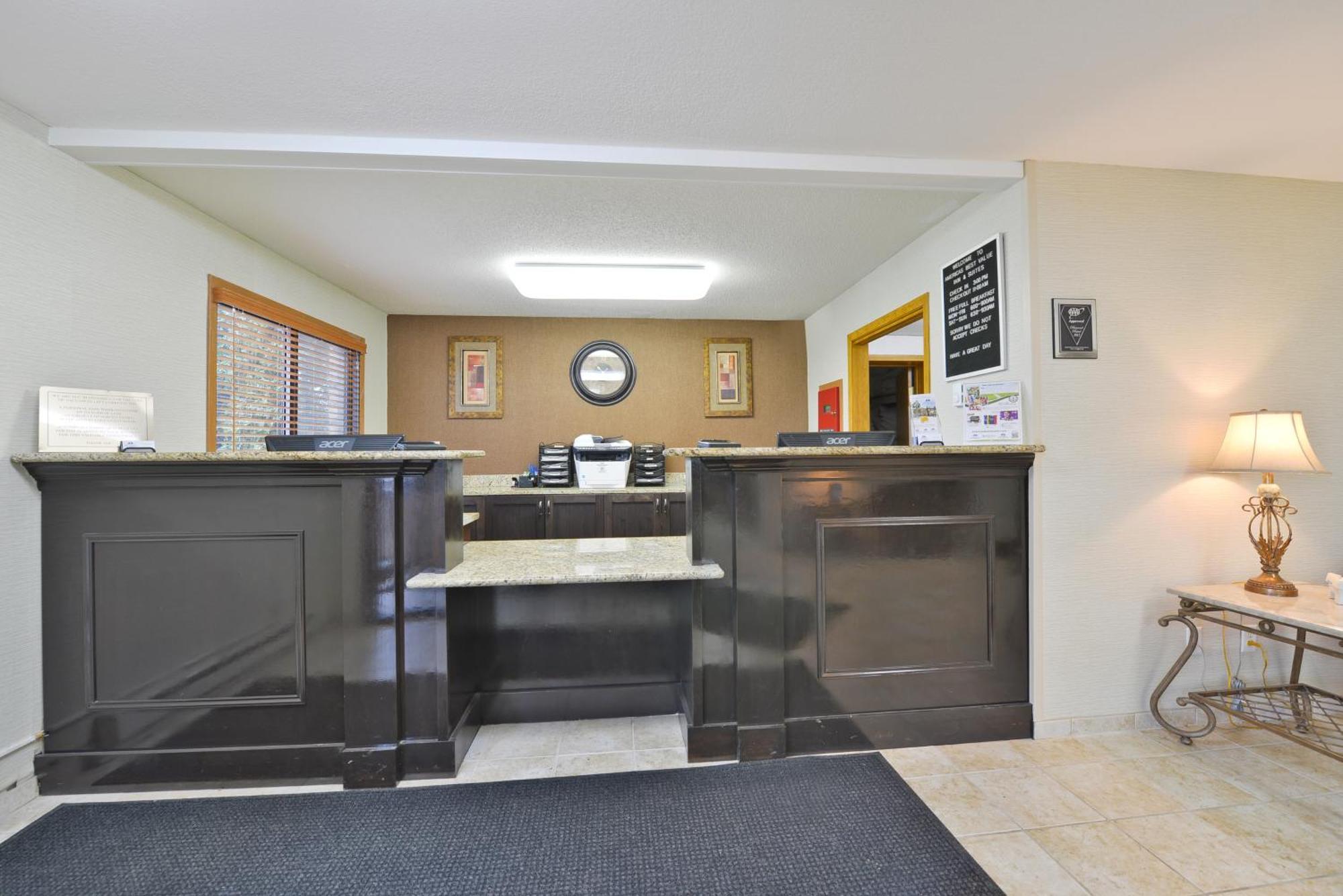 Americas Best Value Inn And Suites Bismarck Esterno foto