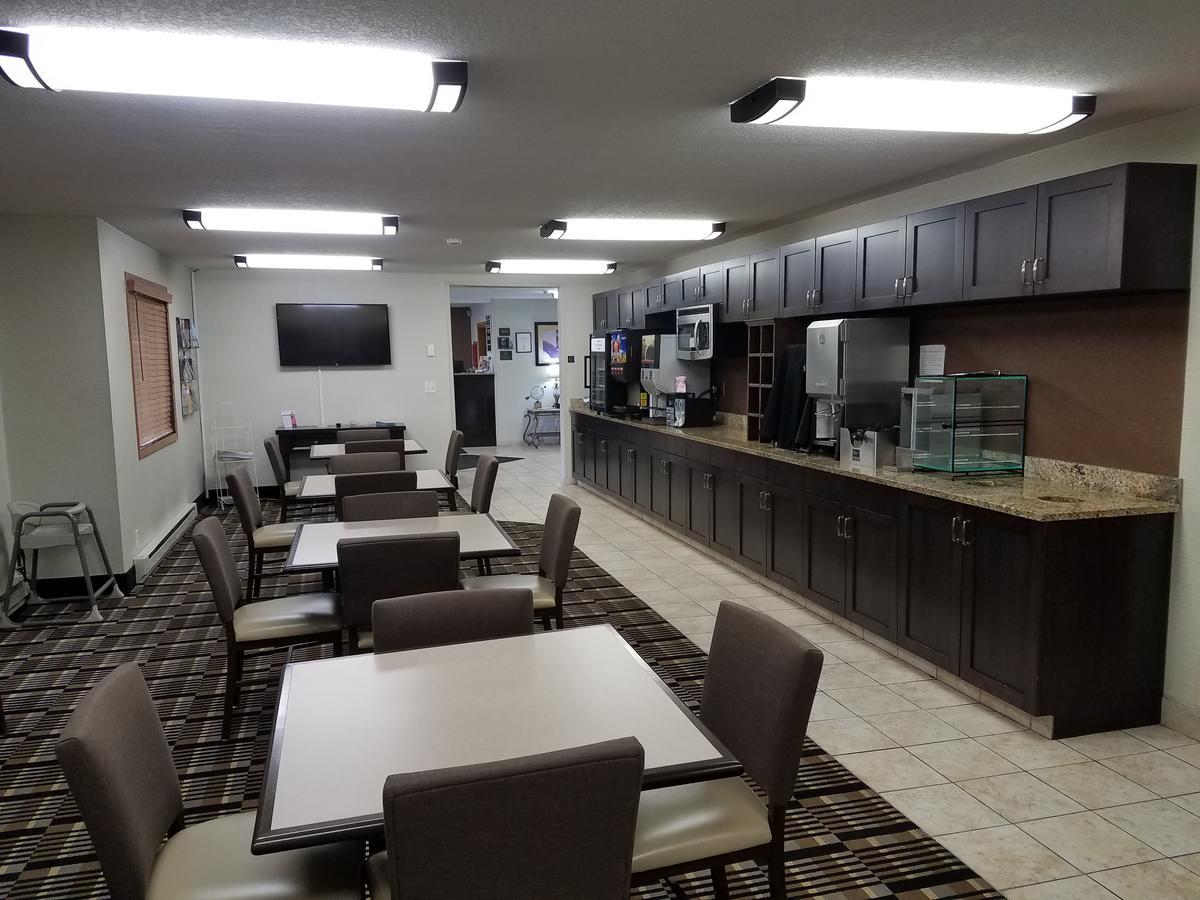 Americas Best Value Inn And Suites Bismarck Esterno foto