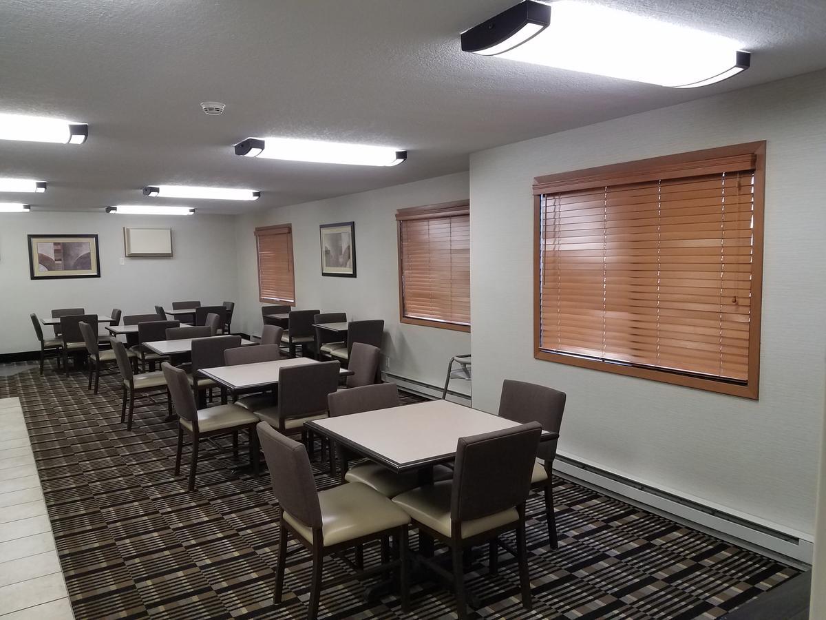 Americas Best Value Inn And Suites Bismarck Esterno foto