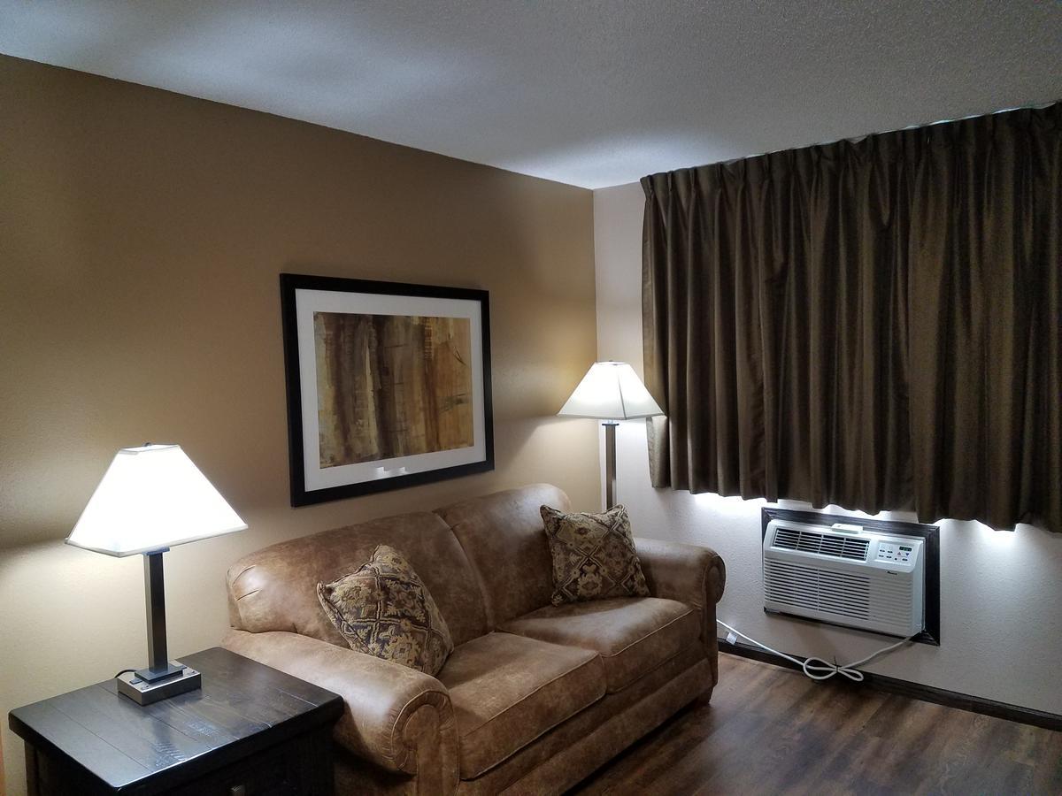 Americas Best Value Inn And Suites Bismarck Esterno foto